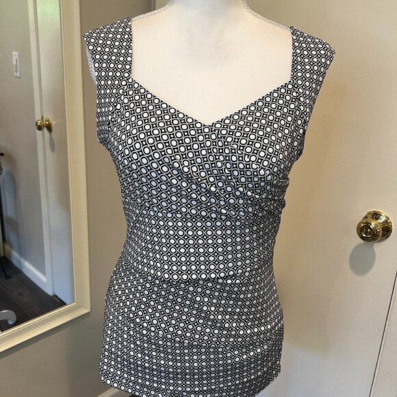 White House Black Market Tops - WHBM Black & White layered front Geometric Sleeveless Lined Top, Size Medium